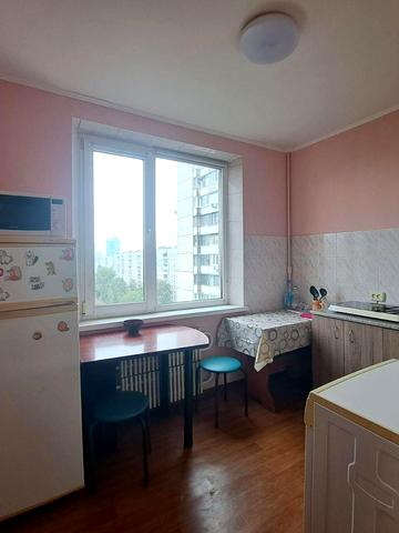 Нескорених вул. (Героїв Праці), 4