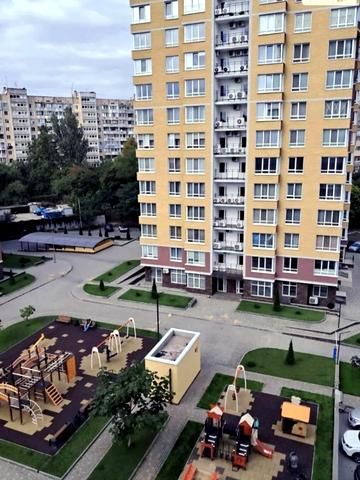 Владислава Бувалкіна вул. (Бочарова Генерала), 35-Б