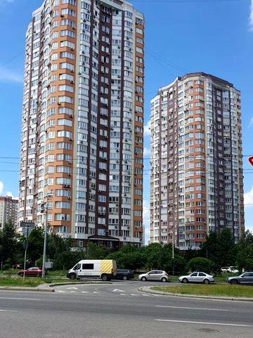 2к, Ахматової 32/18, моноліт, 77м2, ремонт генератор  метро Позняки