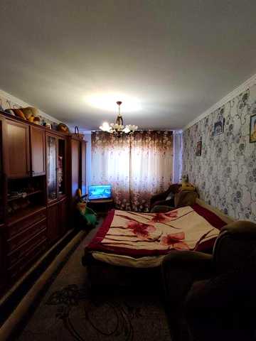 Продаж 3-кімнатної квартири в м. Обухів (Школа)