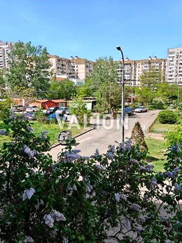 Без% продається 3-х кімнатна квартира 85.34 м², вул. Драгоманова, 22, метро Позняки