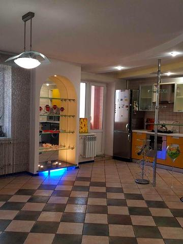Продам супер 3х кв метро 3 мин, ул. Искринская новый дом. Эксклюз. Реальная
