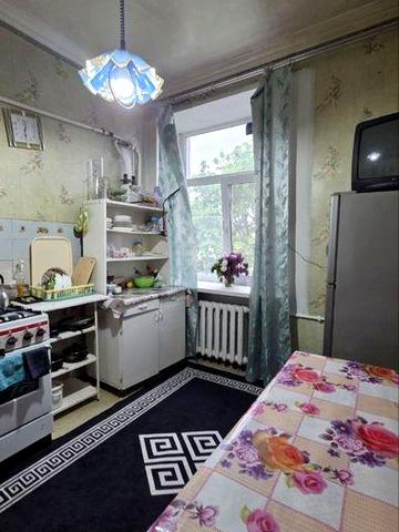 Сдам 2-к сталинку на длительный срок