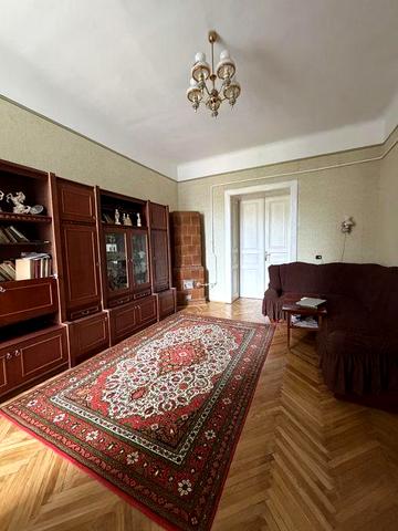Продається 3-к квавртира по вул.Першотравнева , паркова зона