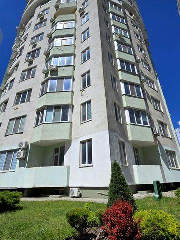 ЖК "Одиссей" Таирово Люстдорфская дорога  Продам просторную 2-х комнатную квартиру 90 кв.м.   2 балкона  Бельэтаж ЖК Одиссей