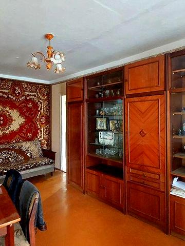 Продам 3-кімнатну квартиру. Вул.8-Березня,18.