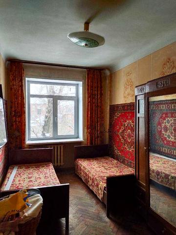 Продам 2-х ком квартиру возле метро Левада, кирпич. тёплый дом, 2 этаж, 48 м2)
