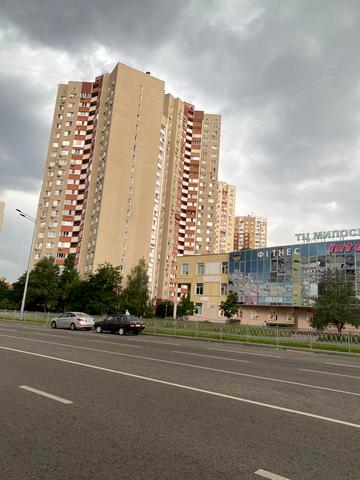 Милославська вул., 12