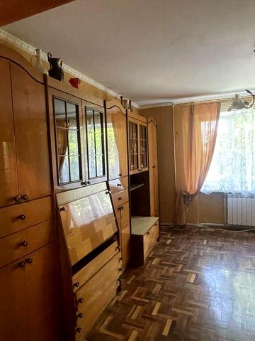 Продам 2 кімнатну квартиру 3 поверх 9 ти поверхового цегляного будинку. Вул Білогородська
