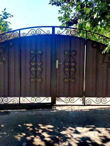 Продається будинок в смт Нововоронцовка