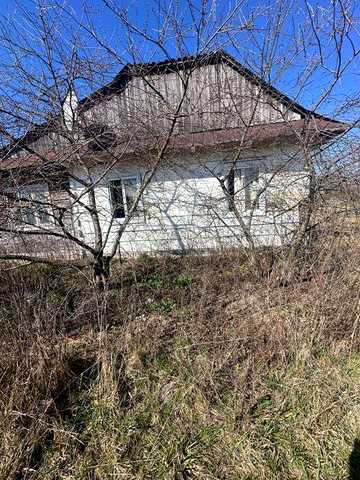 Продам будинок в селі , повний пакет документів