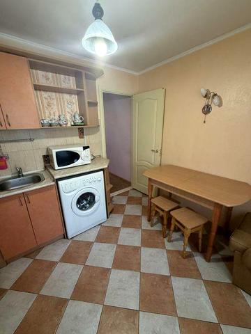 Охайна 3к квартира в довгострокову оренду