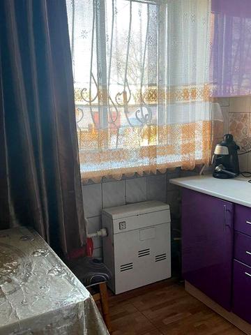 Продається трикімнатна квартира