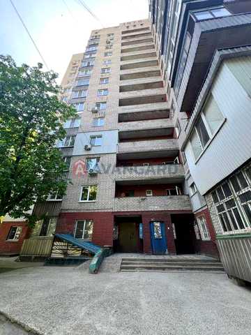 Продаж 2х кімнатної квартири ЖМ Тополя, цегляний будинок