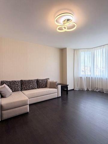 Без% Троєщина, 3-к квартира, 96м2, ТРЦ Район, Градинська, є генератор