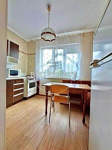 Продаж 2к квартири Харківська 3й поверх 72 м кв Ваучер Програми