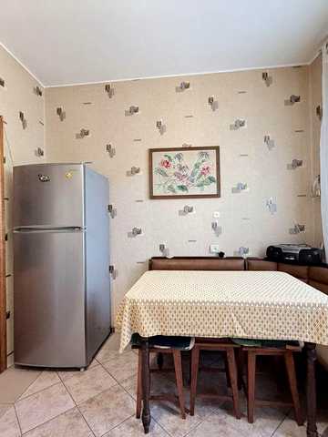 Продам 2-шку центр 60 кв.м.