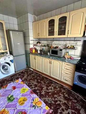 Продам просторную 4-комнатную квартиру Запорожская шоссе Тополь 3