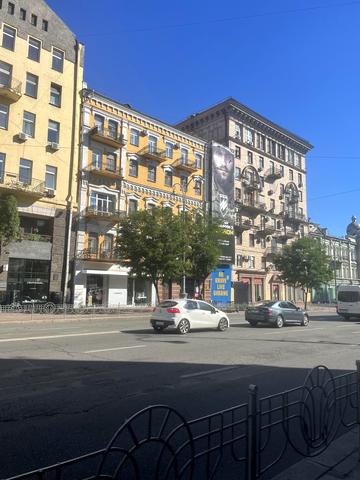 Велика Васильківська вул. (Червоноармійська), 12