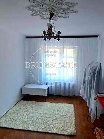 Продам 3 на п-т Лісовий 15   м .Лісова