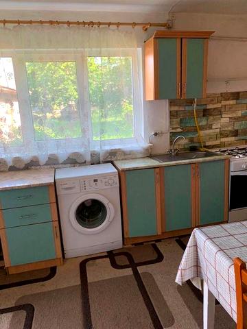 Здам будинок на довготривалий термін в районі 142 км для сім’ї з 2–3 осіб.