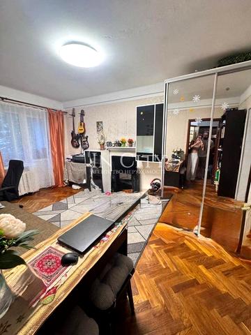 Волинська вул., 15/15