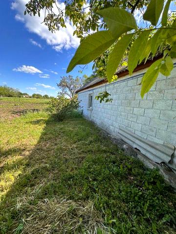 Продам будинок ,є вода і пічне опалення