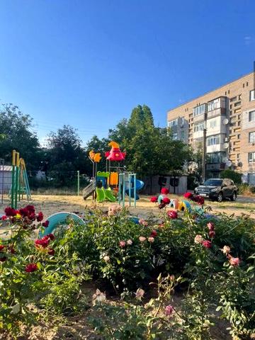 Продаж 3.км квартири з великою прибудовою