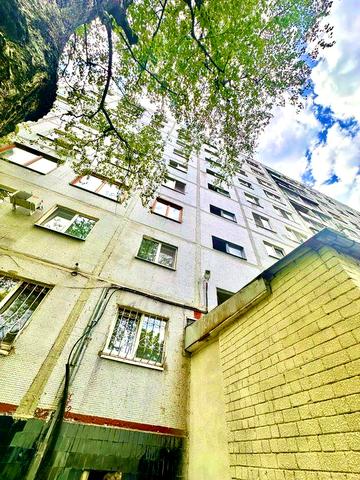 Продам 4 ком . Полька пр. Гагарина  44 ,  за Таврией 7/9
