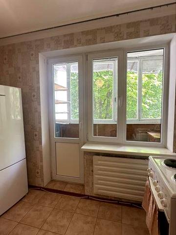 Продаж 1к квартири біля метро! Глушкова 18!Без комісії