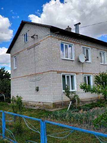 Половина будинку в селі Заводське  з усіма умовами за 60 км від Львова