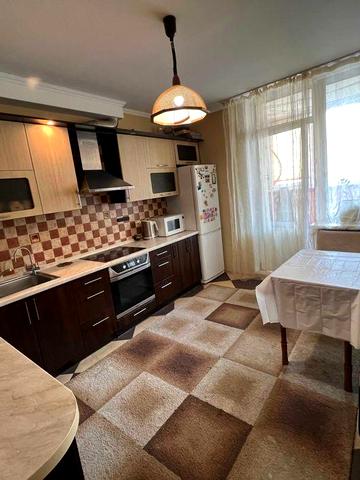 Оренда, велика 1 кімнатна квартира 50 м² Позняки, вул. Олени Пчілки, 2