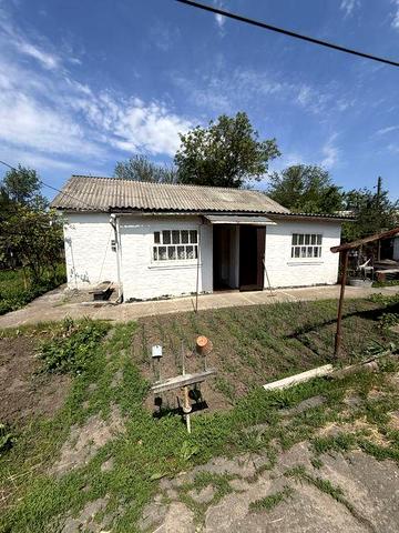 Житловий будинок з усіма зручностями та гаражем, Ватутіне.