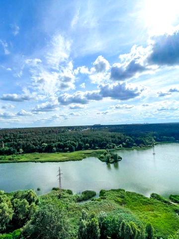 Продам простору квартиру у новому будинку з генератором.метро Академістечко ЖК Адмірал