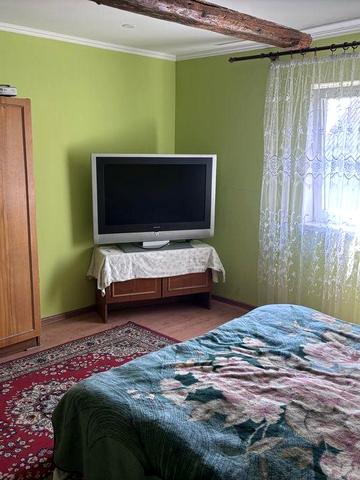 Продаж будинку в селі Рогізно з власним ставком