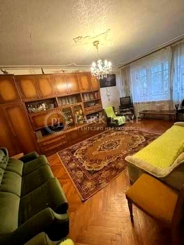 Продам 2к квартиру в центре Шелковичная Крещатик Майдан Кловская