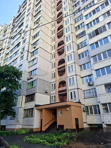 Терміново продамо двокімнатну квартиру на початку Троєщини вул. Драйзера 9В
