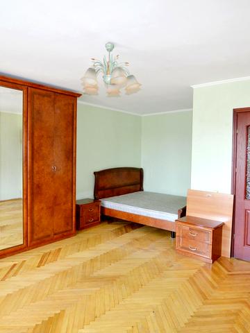 Святошинська вул., 6