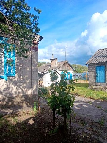 Продам будинок 8*9 ,з гаражем в Аулах