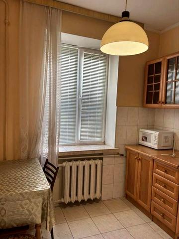 Продається 2-к квартира . Нивки, житловий стан. Тешебаєва 58, 1/5, 43 м2