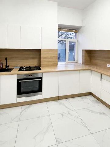 2-кім квартира 60м2 в самому історичному центрі Києва за адресою Антоновича 17Б з червня.