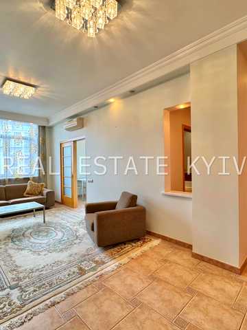 Хрещатик вул. (Kreschatic), 25