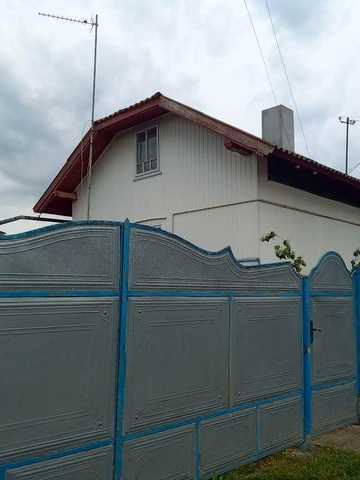 Будинок і земельна ділянка центр села
