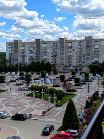 Продаж 3 кімнатної квартири Центр 12 школа Сертифікат так