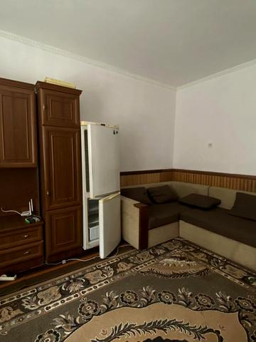 Миколи Зерова вул., 11