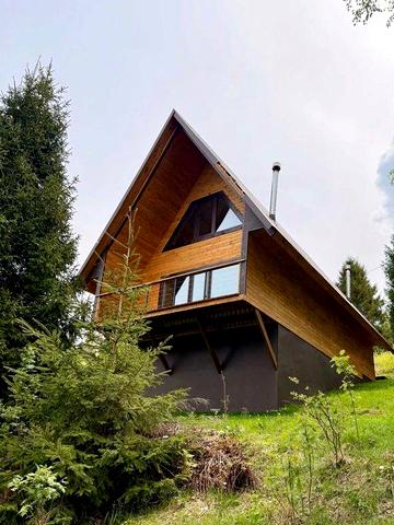Продається двоповерховий A-frame будинок у Карпатах (Львівська обл, с. Орявчик) з панорамним видом на гори