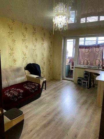 Продам 2 ком. кв. м. Студенческая 608 м-рн