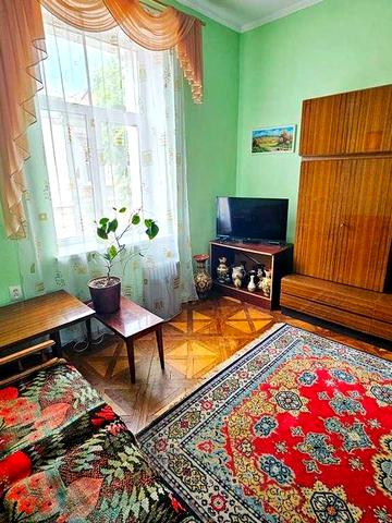 Продам, або обміняю простору 4-кімнатну квартиру в центрі м.Стрий...