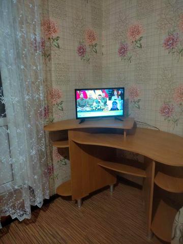 Оренда 1 к  квартири  . м. Харківська 10 хв  пішки , м. Вирлиця 7 хв пішки.
