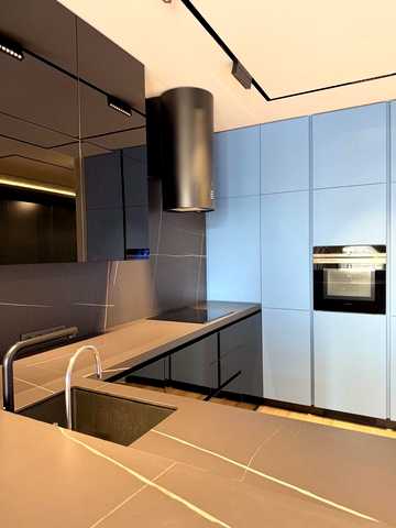 None 275000 USD
